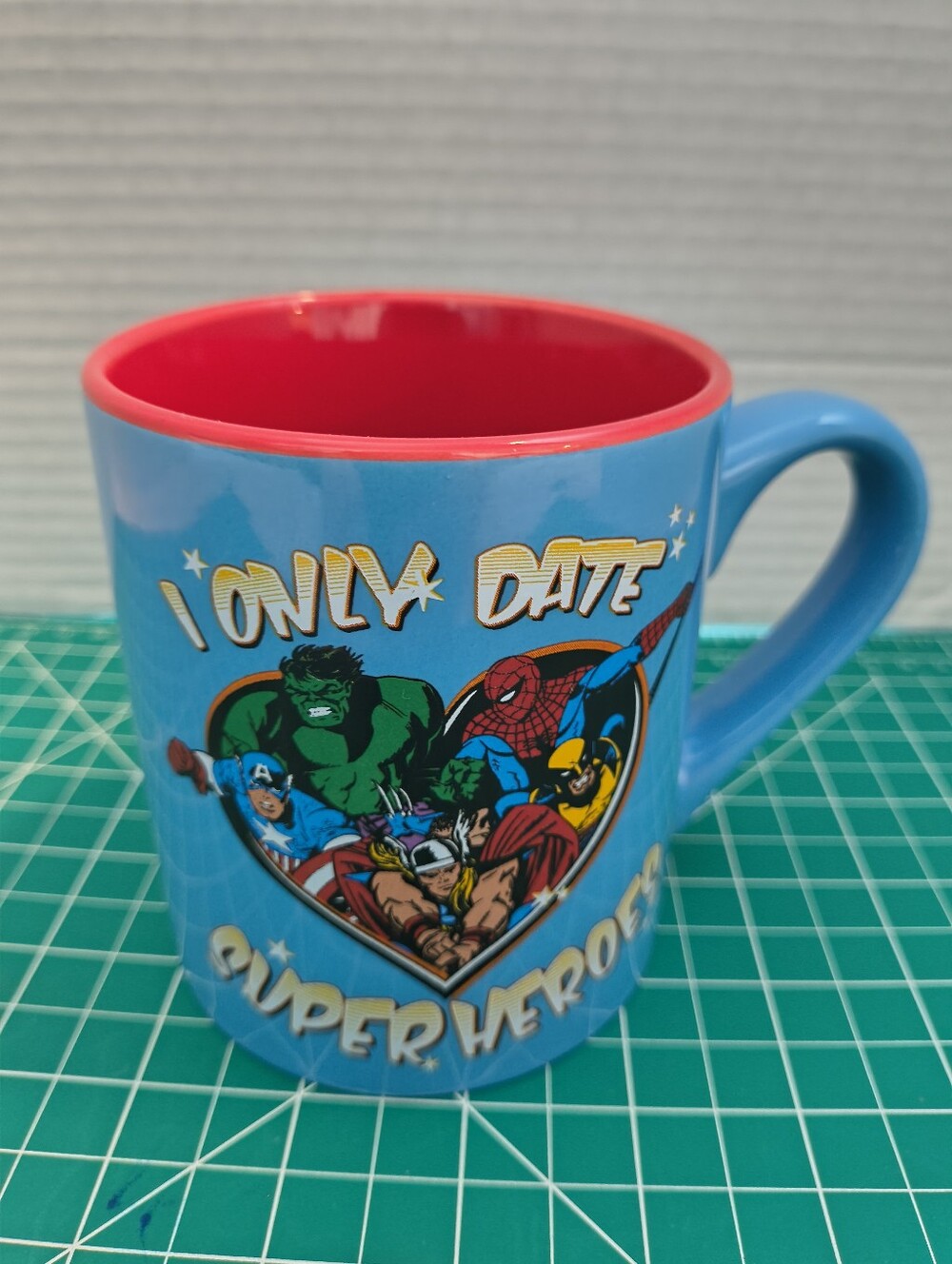 Marvel 2012 "I Only Date Super Heroes" Coffe Mug Marvel Comics